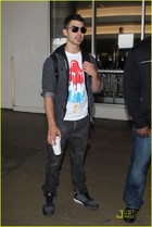 Joe Jonas : joejonas_1308095050.jpg