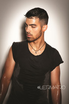 Joe Jonas : joejonas_1309279418.jpg