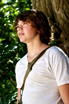 Joel Courtney : joel-courtney-1364863454.jpg