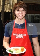 Joel Courtney : joel-courtney-1428107402.jpg