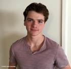 Joel Courtney : joel-courtney-1432326961.jpg