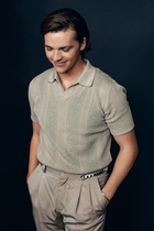 Joel Courtney : joel-courtney-1629220385.jpg