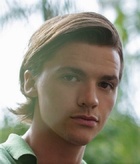 Joel Courtney : joel-courtney-1629331138.jpg