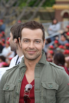 Joey Lawrence : joey-lawrence-1359308639.jpg