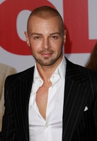 Joey Lawrence : joey-lawrence-1359308660.jpg