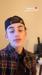 Johnny Orlando : johnny-orlando-1551484802.jpg