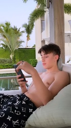 Johnny Orlando : johnny-orlando-1573426840.jpg