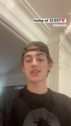 Johnny Orlando : johnny-orlando-1592497217.jpg