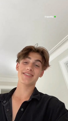 Johnny Orlando : johnny-orlando-1599983413.jpg