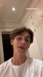 Johnny Orlando : johnny-orlando-1602207585.jpg