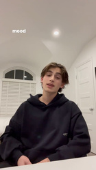 Johnny Orlando : johnny-orlando-1611098933.jpg