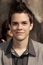 Johnny Simmons : johnny_simmons_1191429610.jpg