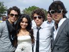 Jonas Brothers : TI4U_u1188661871.jpg