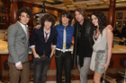 Jonas Brothers : TI4U_u1203283769.jpg