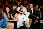 Jonas Brothers : TI4U_u1258325487.jpg