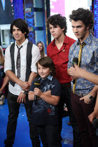 Jonas Brothers : TI4U_u1271010497.jpg