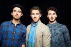 Jonas Brothers : jonas-brothers-1365646373.jpg