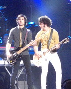 Jonas Brothers : jonas_brothers_1209399204.jpg