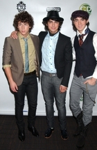 Jonas Brothers : jonas_brothers_1216271329.jpg