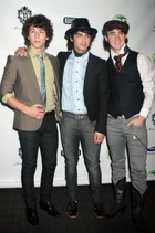 Jonas Brothers : jonas_brothers_1216271379.jpg