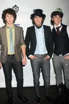 Jonas Brothers : jonas_brothers_1216575714.jpg