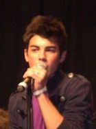 Jonas Brothers : jonas_brothers_1216612651.jpg