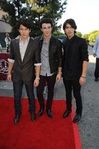 Jonas Brothers : jonas_brothers_1221767984.jpg