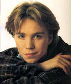 Jonathan Brandis : johnb330.jpg