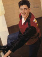 Jonathan Knight : jonathan-knight-1418261103.jpg