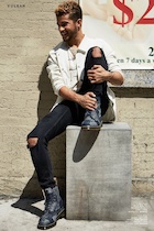 Jordan Fisher : jordan-fisher-1509435278.jpg