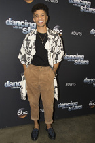 Jordan Fisher : jordan-fisher-1551030842.jpg