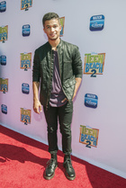 Jordan Fisher : jordan-fisher-1584898759.jpg