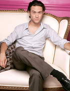 Joseph Gordon-Levitt : josephgl_1215384020.jpg