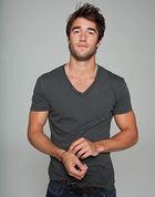 Josh Bowman : josh-bowman-1329268498.jpg