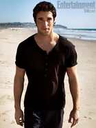 Josh Bowman : josh-bowman-1329860443.jpg