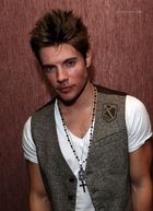 Josh Henderson : josh-henderson-1323543972.jpg