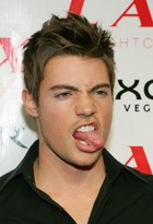 Josh Henderson : josh-henderson-1332261731.jpg