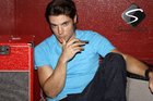 Josh Henderson : josh-henderson-1335848128.jpg