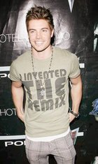 Josh Henderson : josh-henderson-1335848480.jpg