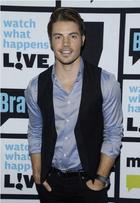 Josh Henderson : josh-henderson-1352689017.jpg