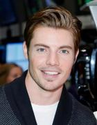 Josh Henderson : josh-henderson-1352689023.jpg