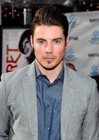 Josh Henderson : josh-henderson-1352689044.jpg