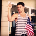 Josh Henderson : josh-henderson-1418855833.jpg