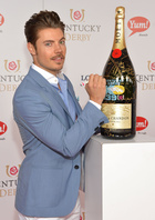 Josh Henderson : josh-henderson-1418855843.jpg