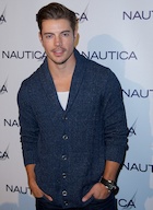 Josh Henderson : josh-henderson-1445805096.jpg