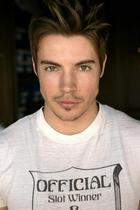 Josh Henderson : josh_henderson_1189648020.jpg