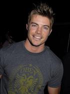 Josh Henderson : josh_henderson_1189648030.jpg