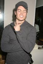 Josh Henderson : josh_henderson_1189648050.jpg