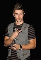 Josh Henderson : josh_henderson_1189648063.jpg