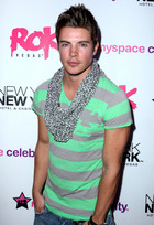 Josh Henderson : josh_henderson_1238249003.jpg